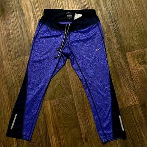 Nike Dri-FIT Athletic Blue Purple Patterned 21” Cropped Capri Leggings  size S